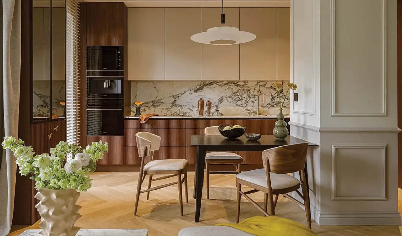 Jak pomalować salon z otwartą kuchnią? Triki i trendy 2026